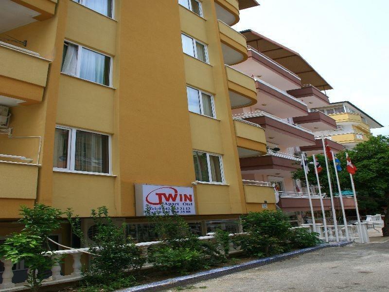 Aparthotel Twin Apart 3*