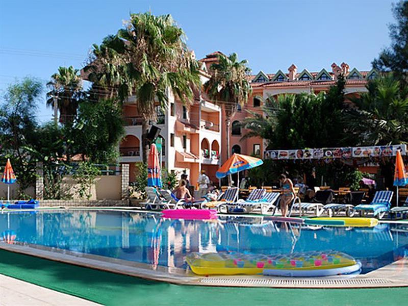 Hotel Club Dorado 3*