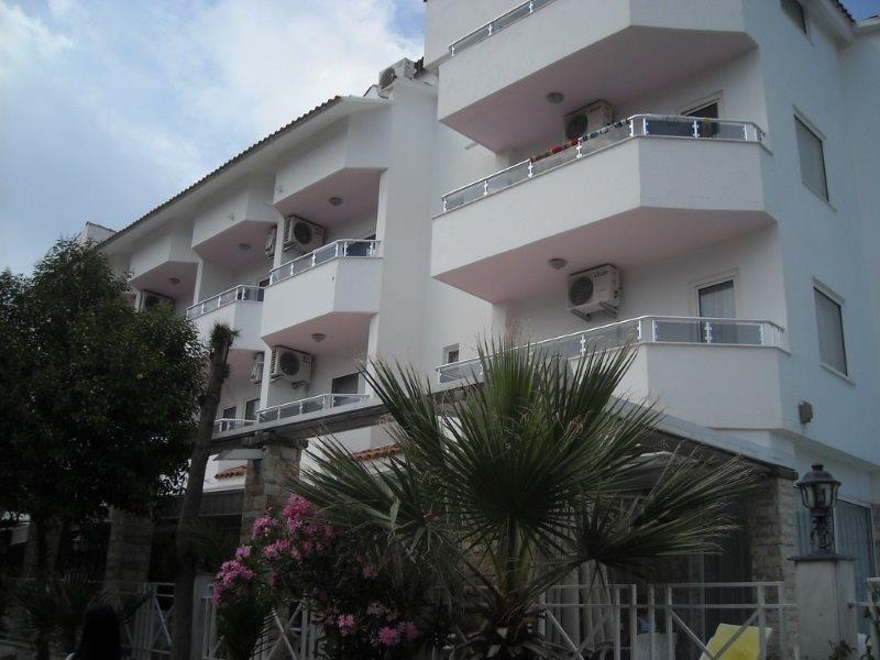 Hotel Myra
