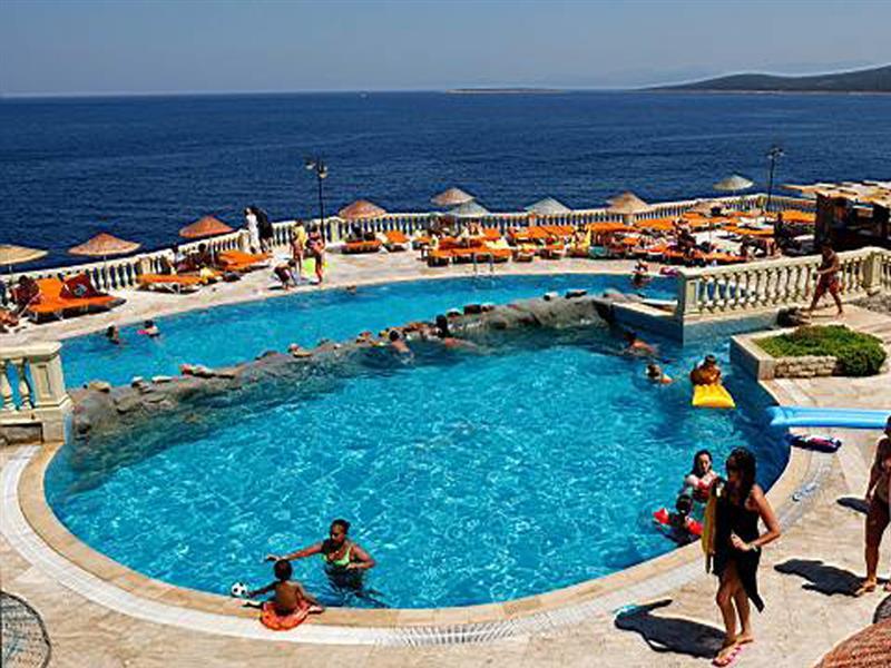 Green Beach Resort