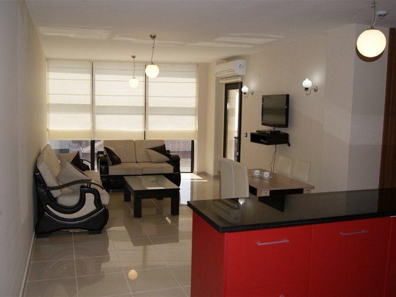 Aparthotel Whispering Sands 3*