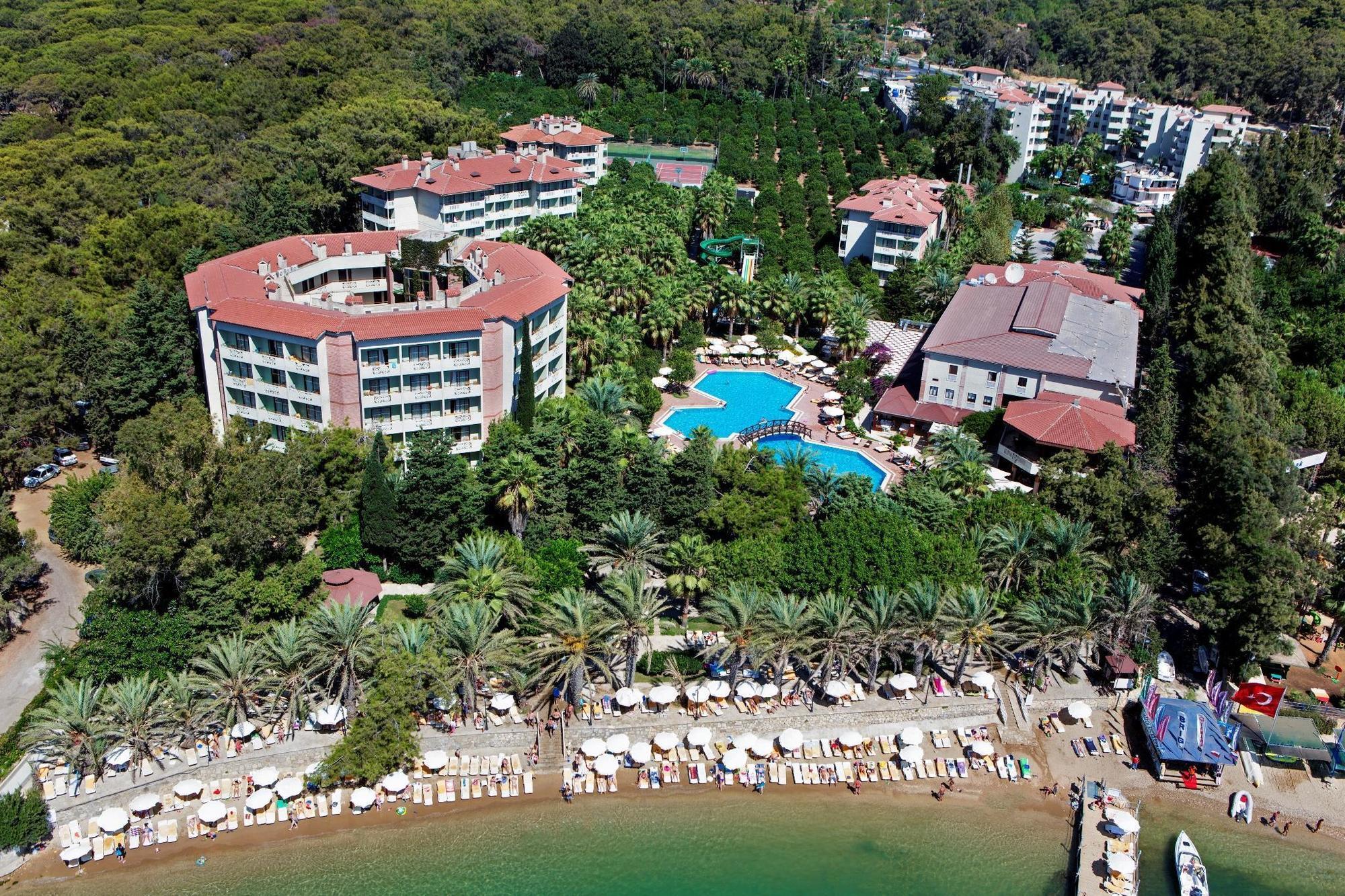 Hotel Alara Park