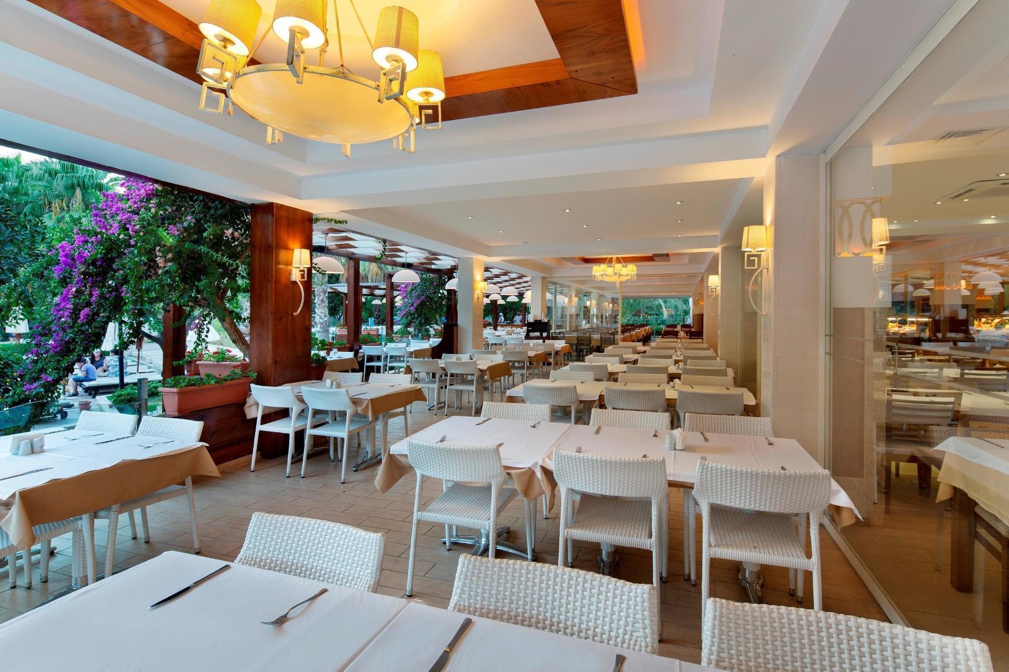 Hotel Alara Park 4*