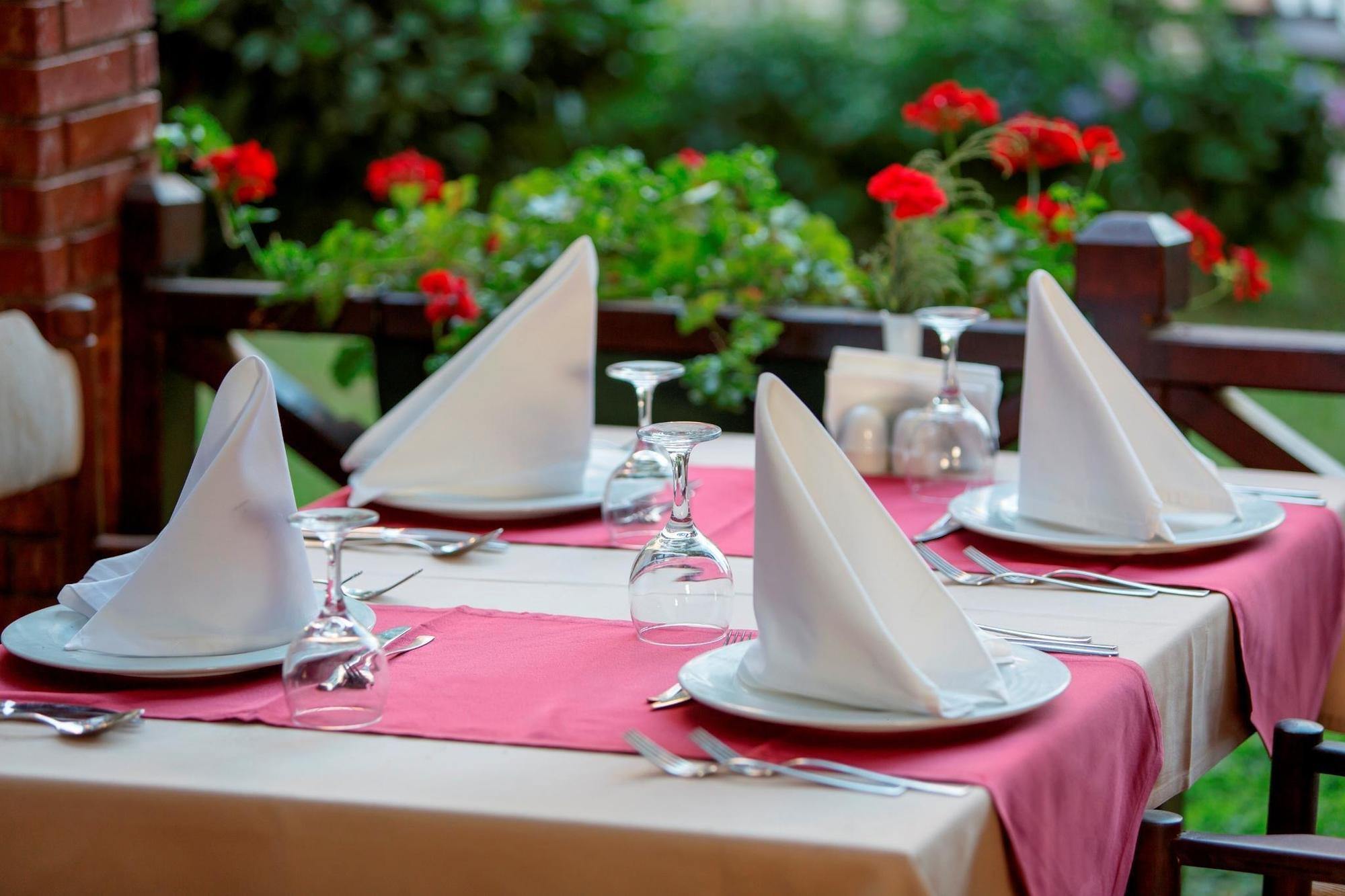 Hotel Alara Park