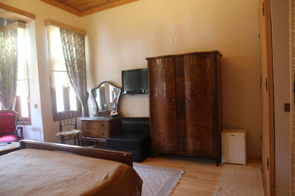 Tom Square Boutique Hotel 2*