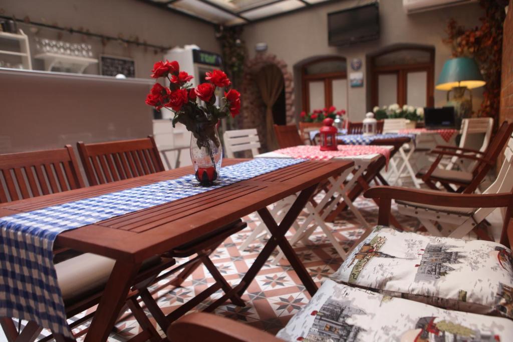 Tom Square Boutique Hotel 2*