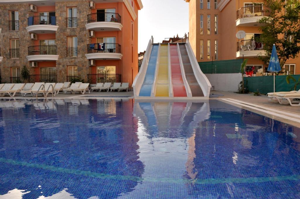 Club Dena Aparthotel