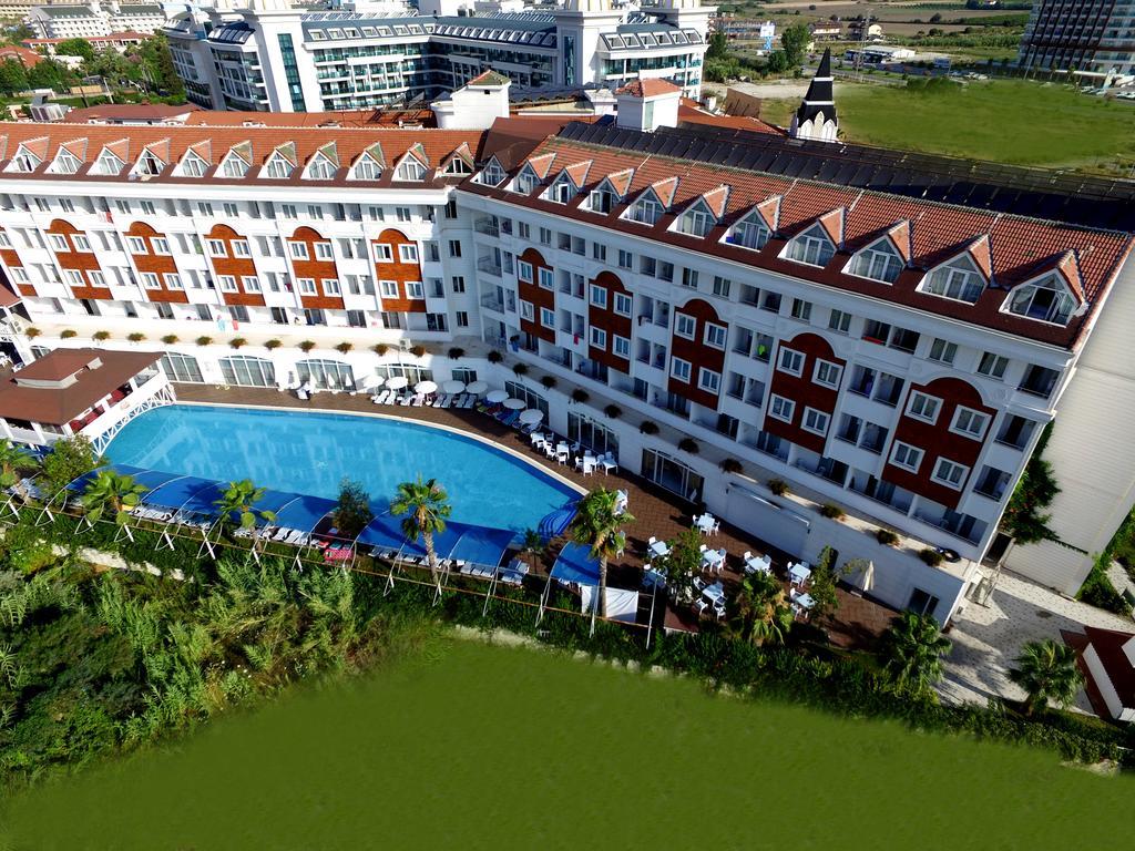 Resort Side Royal Paradise