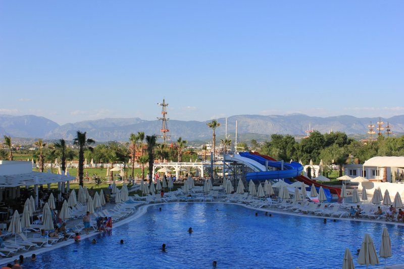 Resort & River & 5*