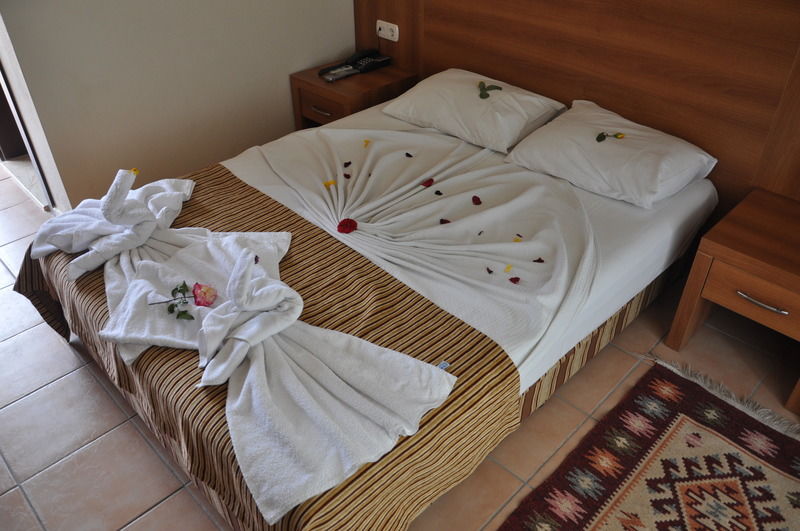 Mg Moms Kemer