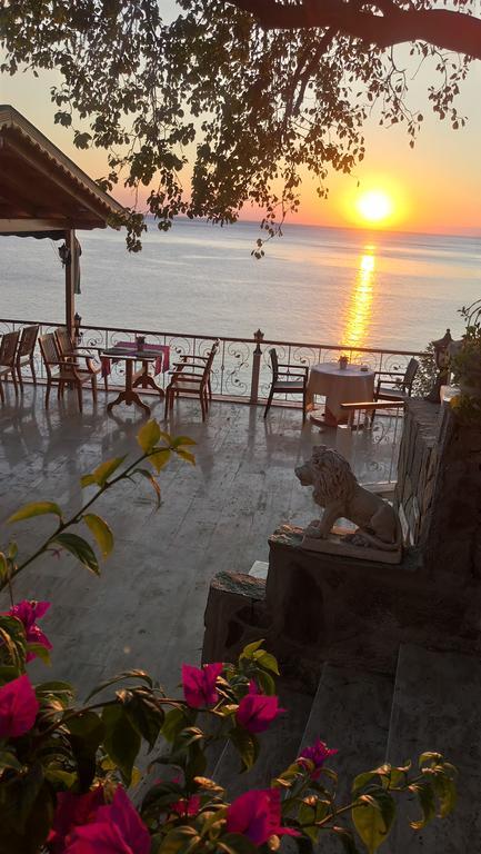 Hotel Mola