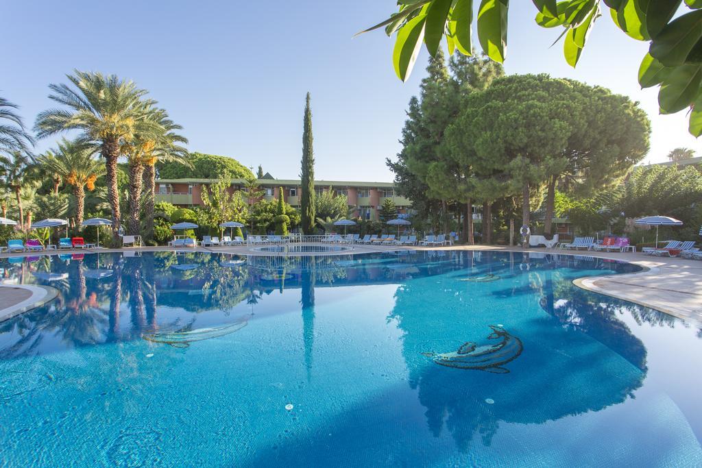 Lonicera World Resort 4*