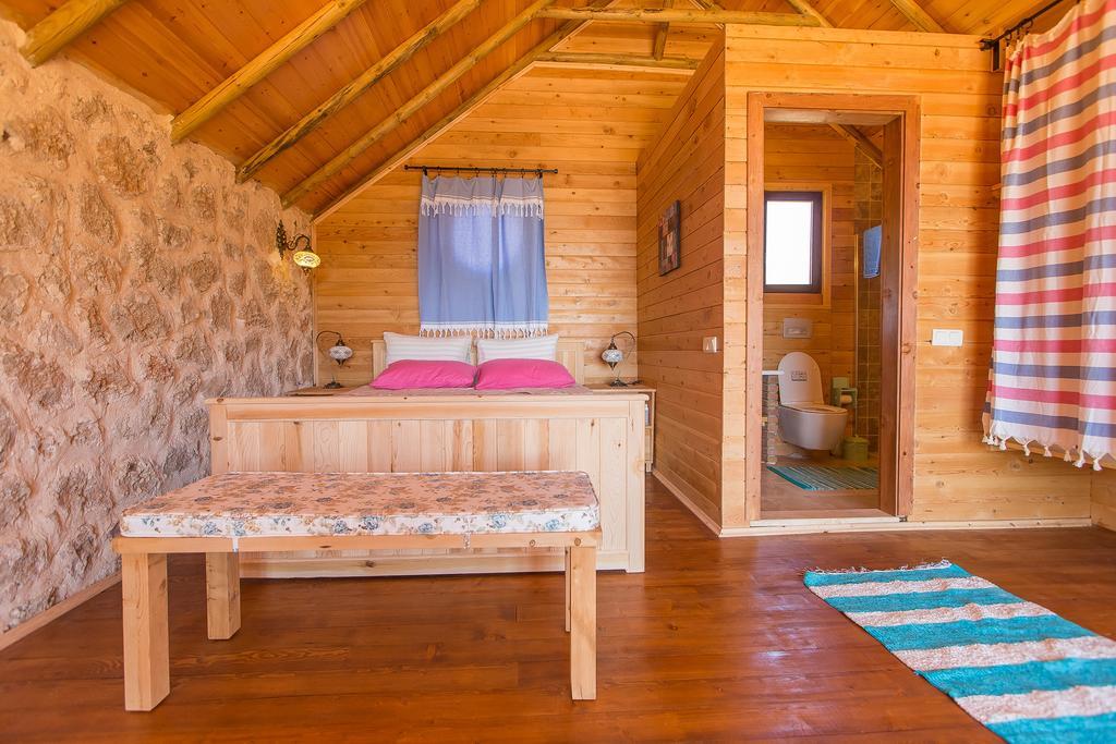 Ambar Evleri Kalkan