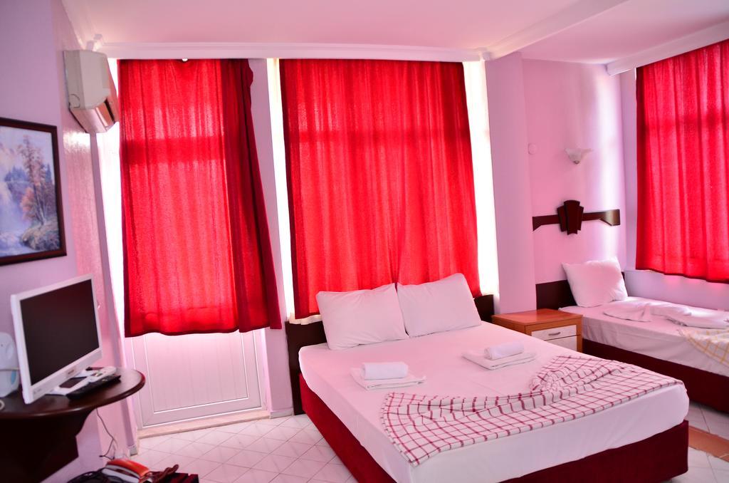Hotel Golden Rock *