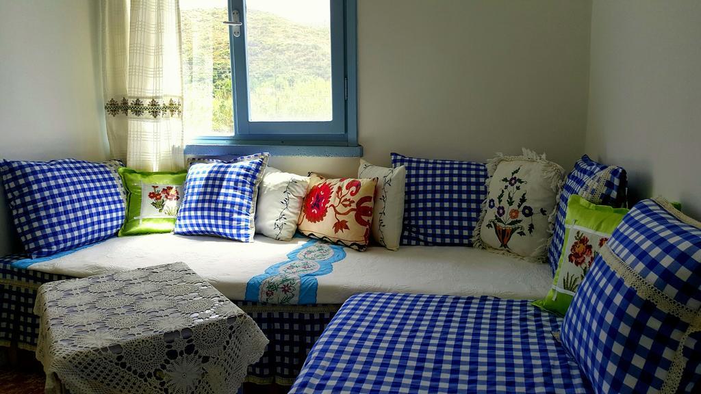 Lipsos Guest house Yeniliman