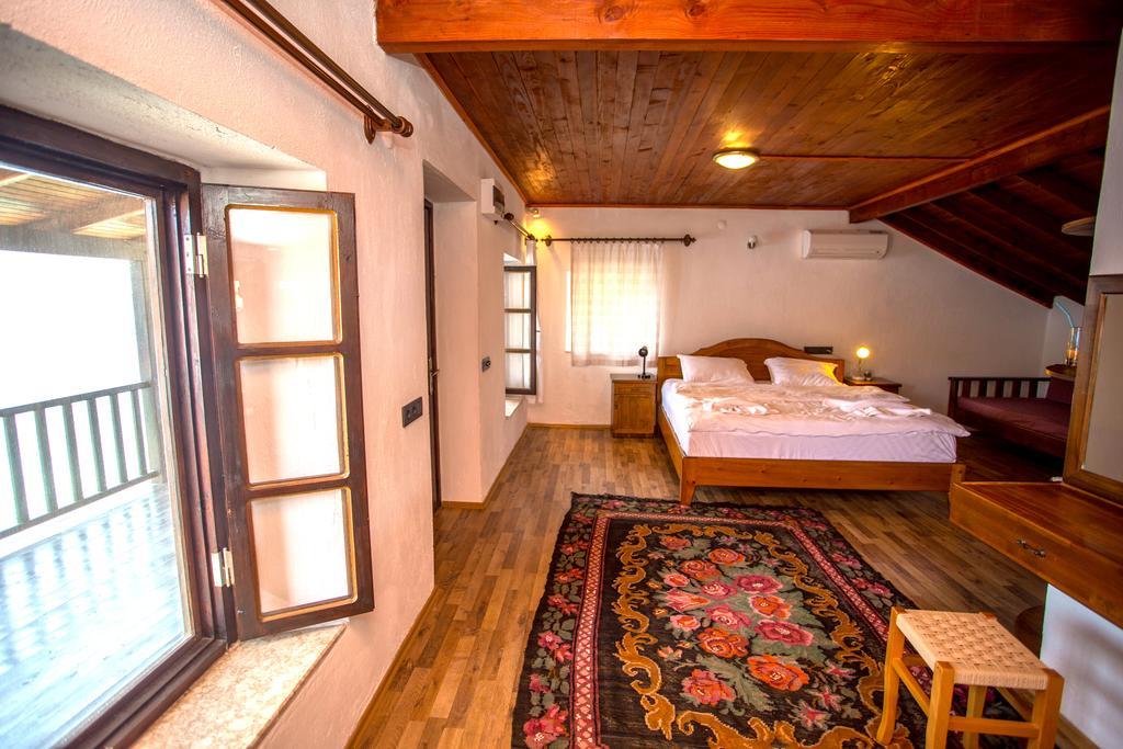 Ankh Bed & Breakfast *