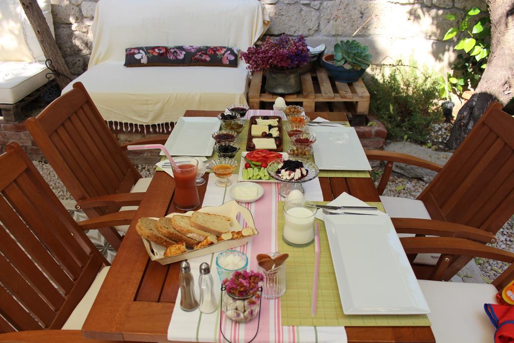 Lilyum - Tas Ev Bed & Breakfast Alacati