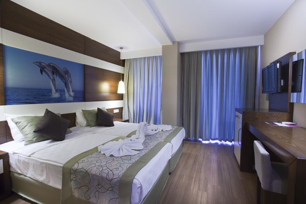Holiday City 4*