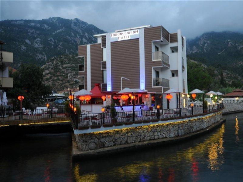 Dream Hotel 3*