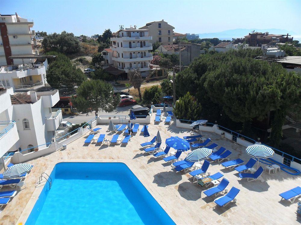 Ponz Hotel