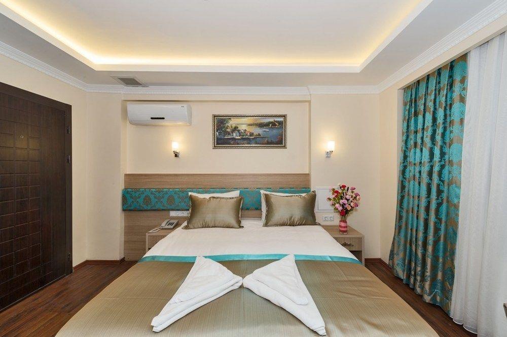 Le Premier House Aparthotel 2*