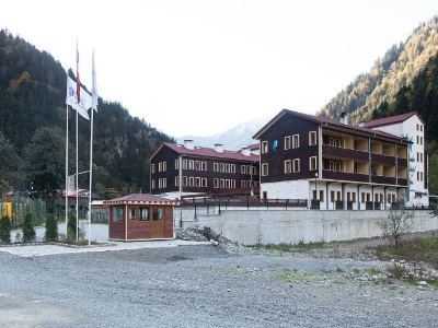 Flora Hotel 4*