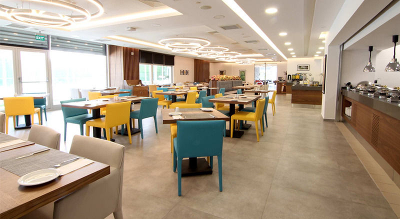 Hilton Garden Gimat Hotel 5*