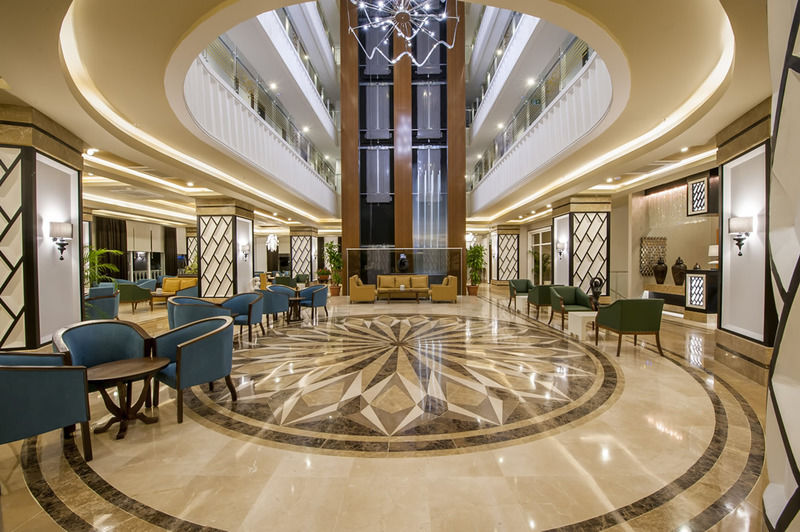 Hotel Dream World Hill 5*