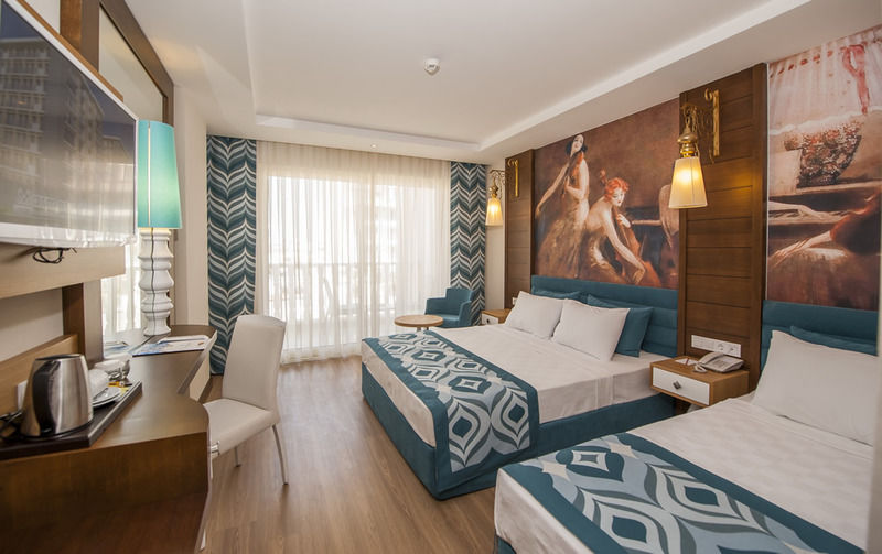 Hotel Dream World Hill 5*