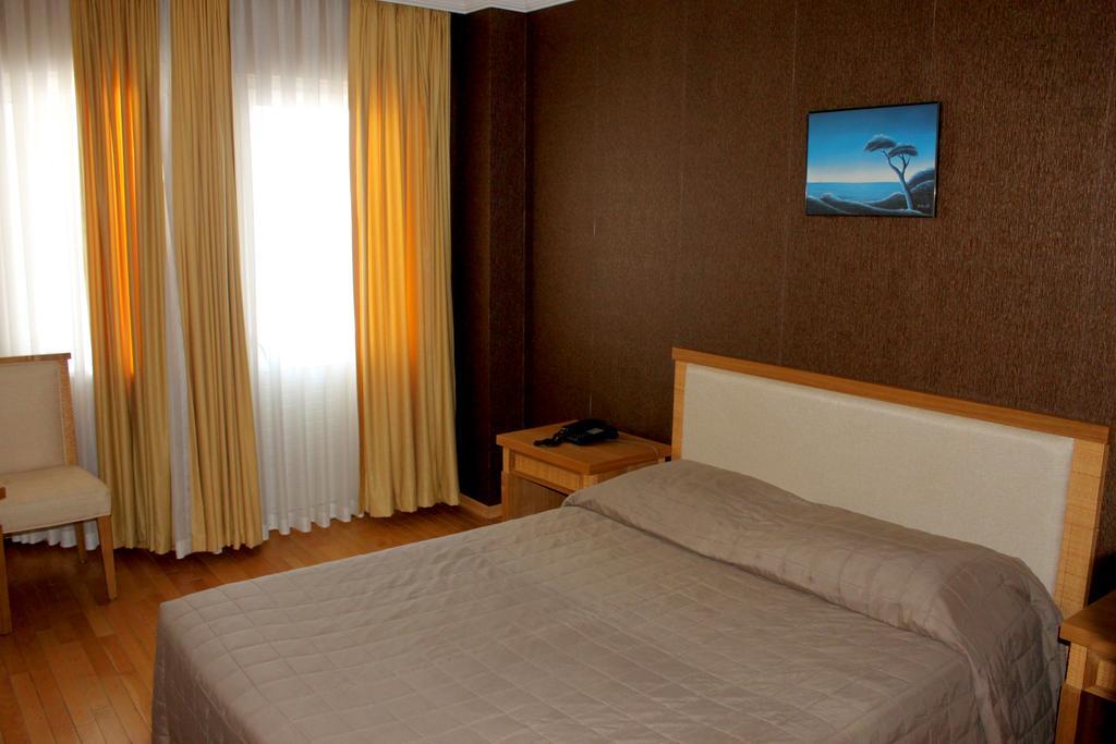 Rena Hotel