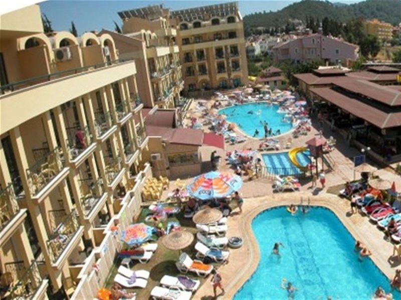 Club Chicago Hotel 2*
