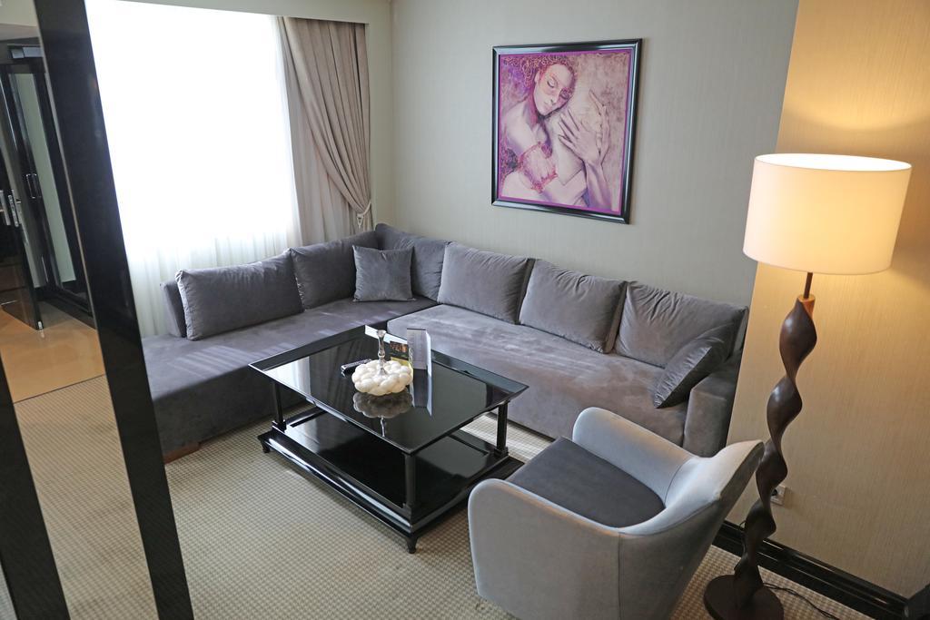Latanya 5*