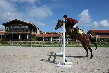 Konvoy & The Country Club Seferihisar