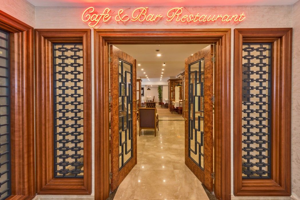 Glorious Hotel 4*