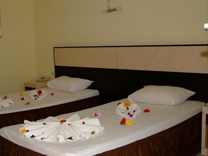Side Beach Club 3*