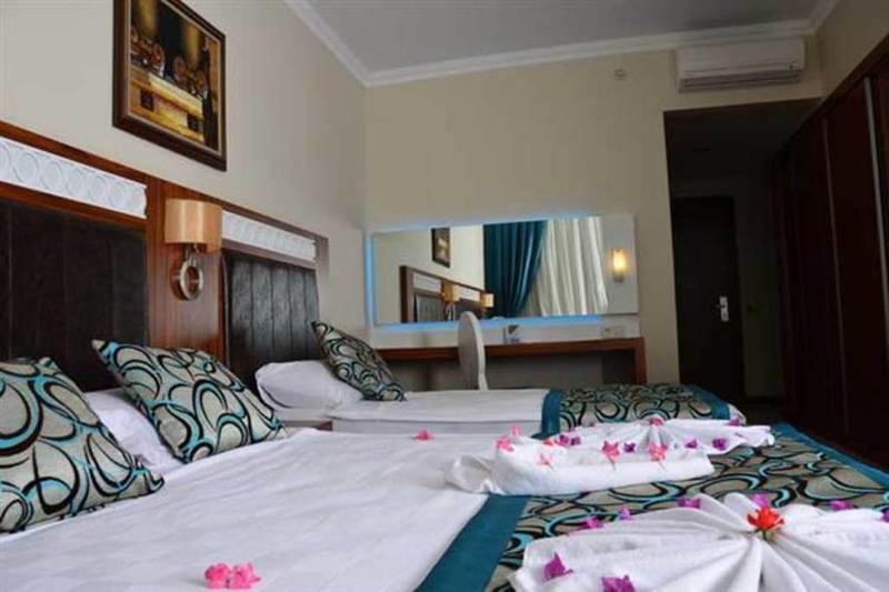 Club Side Coast Hotel