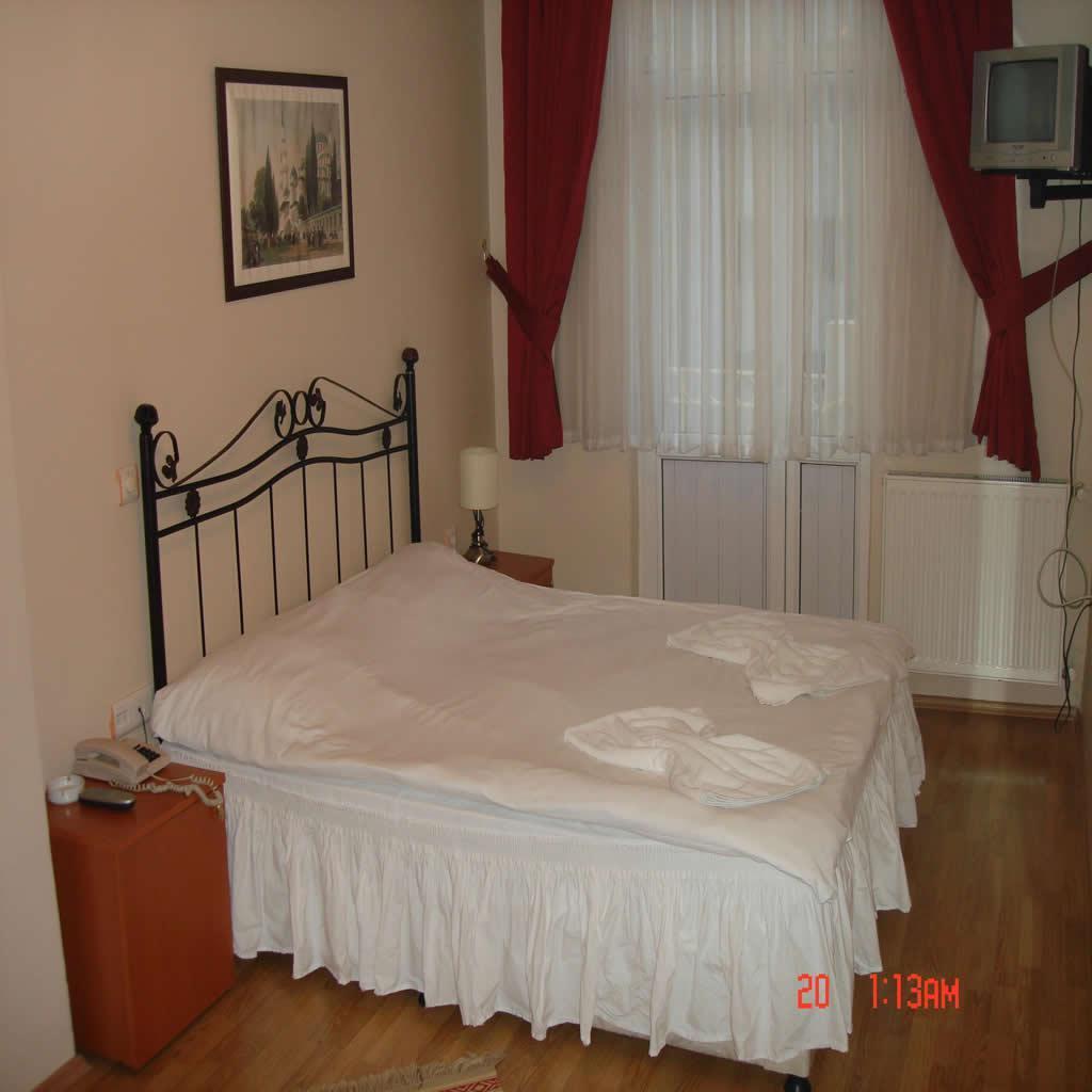 Aquarium Hotel 3*