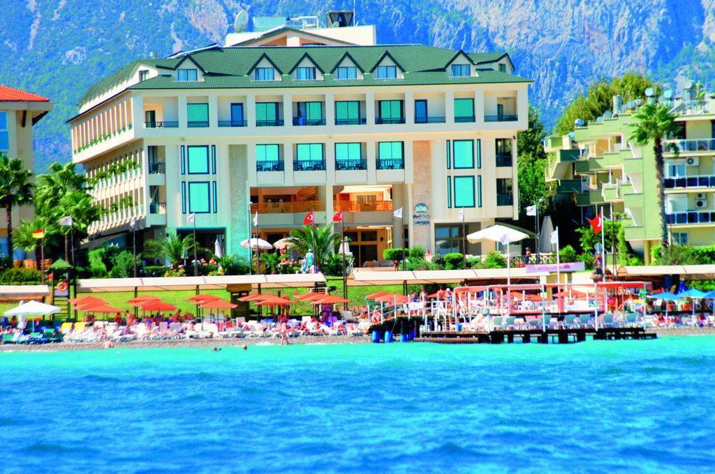 Hotel Golden Lotus 4*