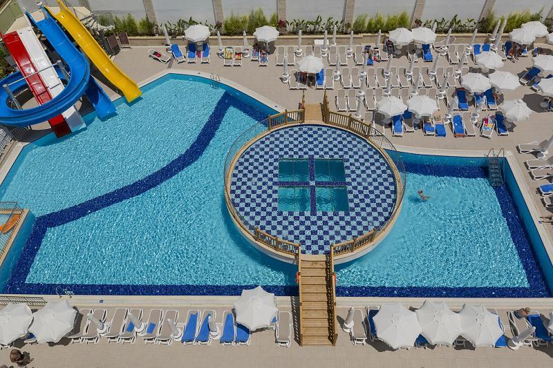 Royal Palace 5* Side