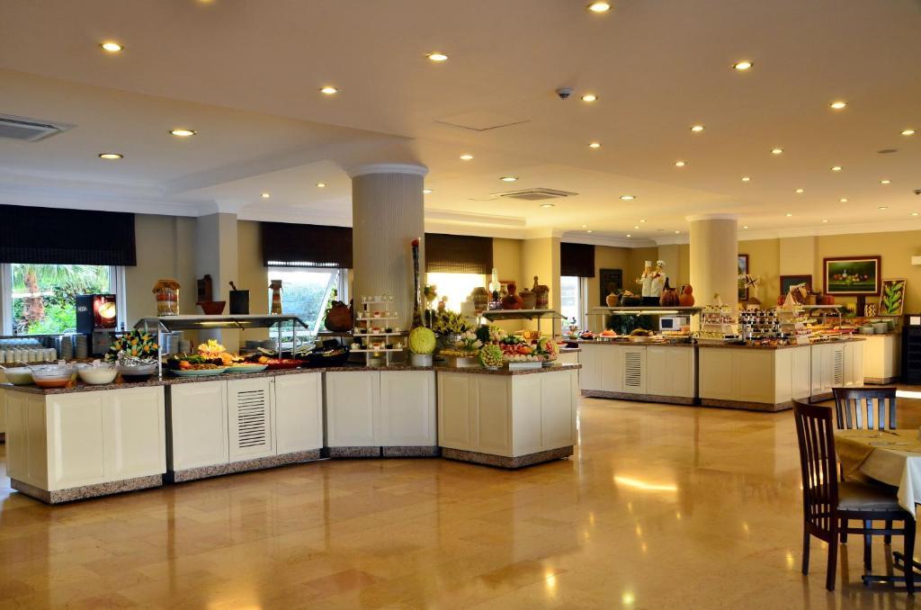 Royal Garden Hotel 5*