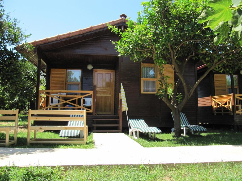 Baris & Holiday park