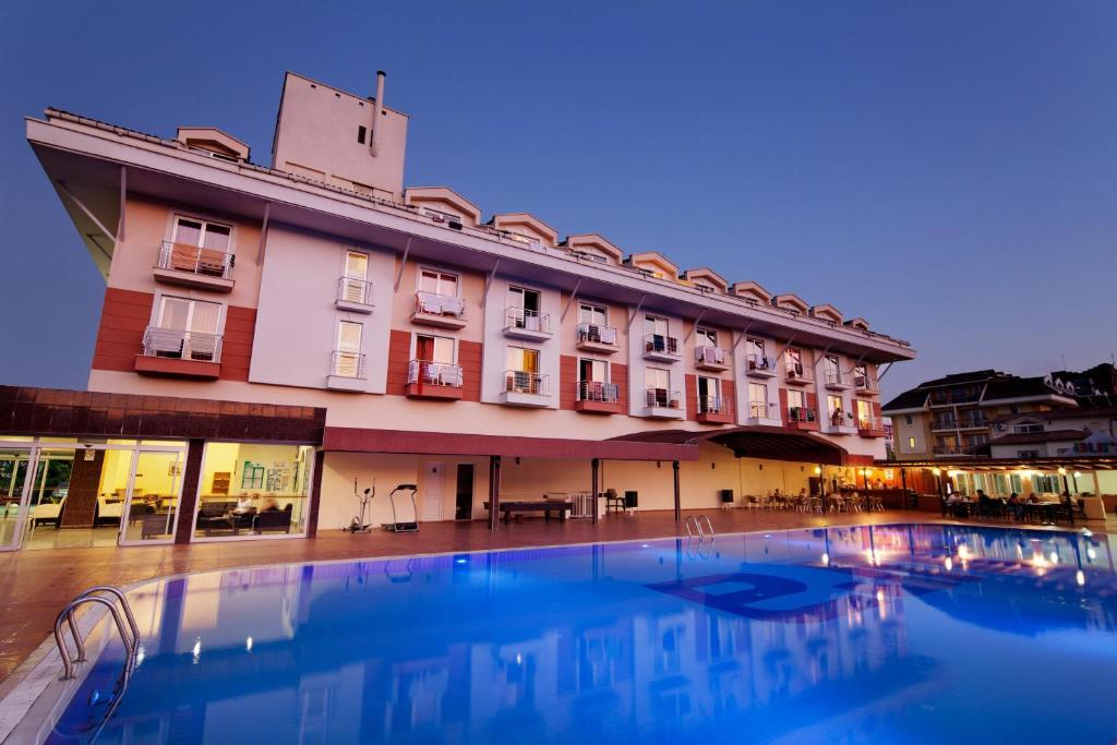 Resort Larissa Blue 3*