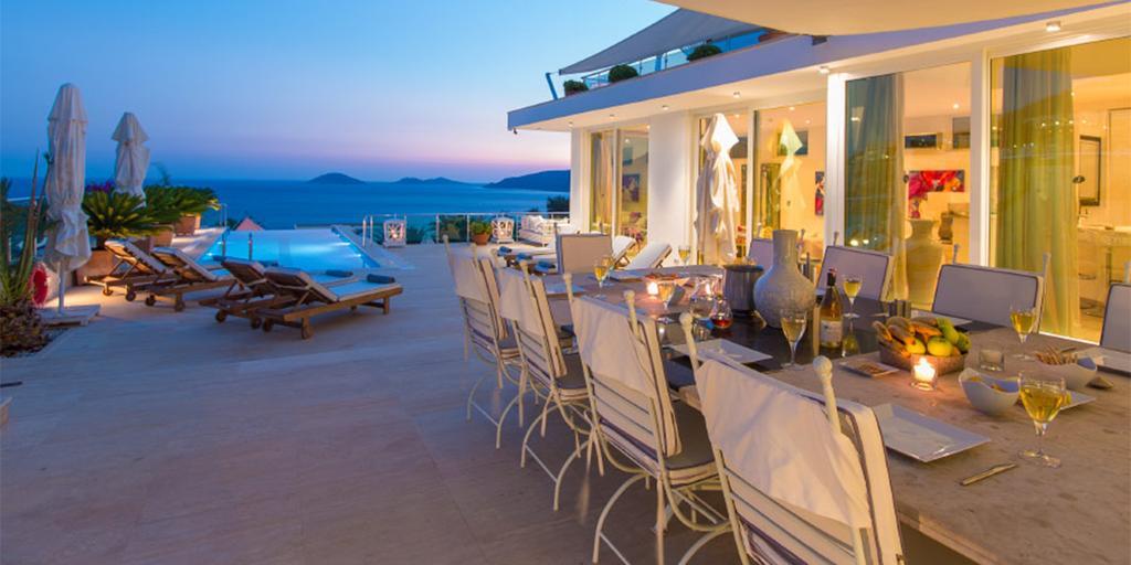 Glass House Villa *