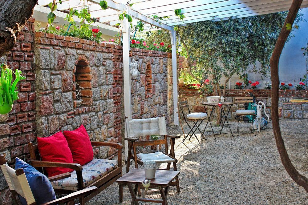 Losta Sahil Evi 2 (adults Only)