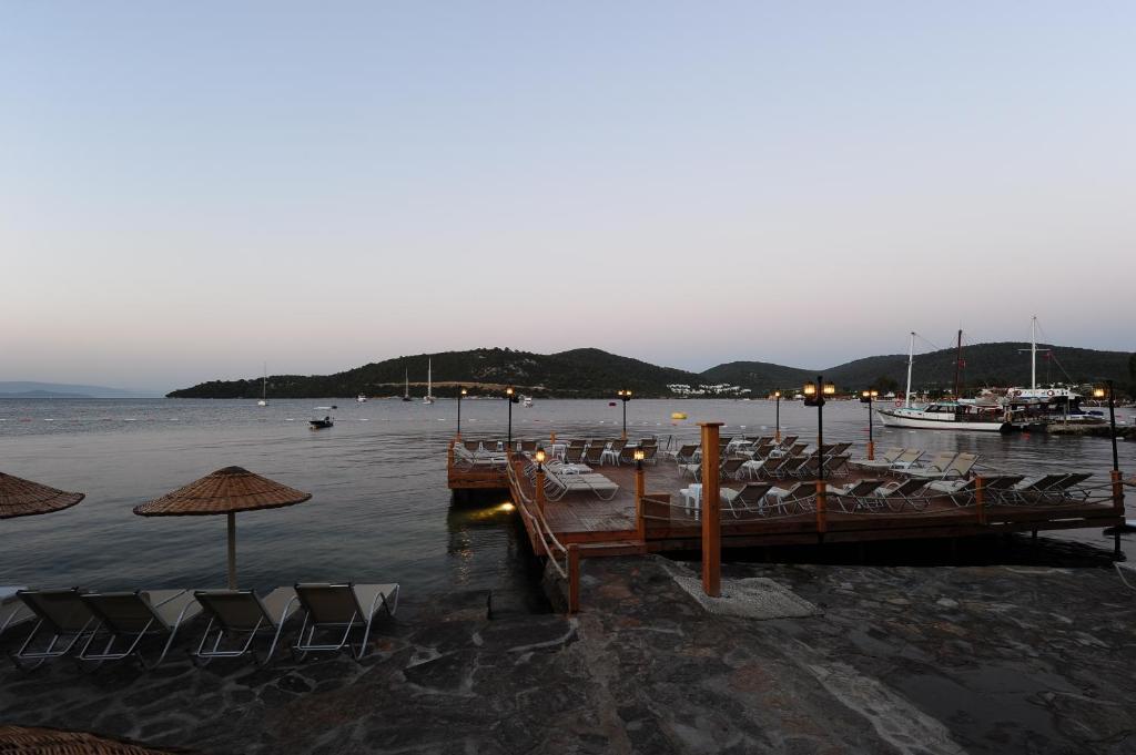 Karianda Hotel Golturkbuku