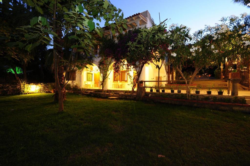 Hotel Karianda Golturkbuku