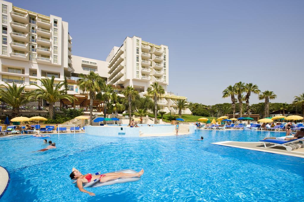 Fantasia Deluxe Hotel