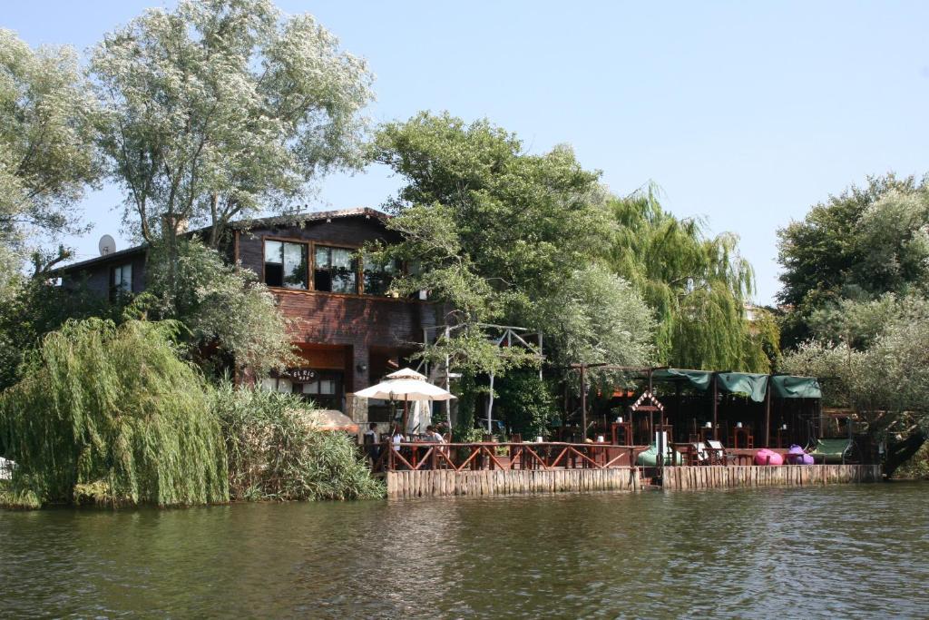 Elrio Agva (Marmara)