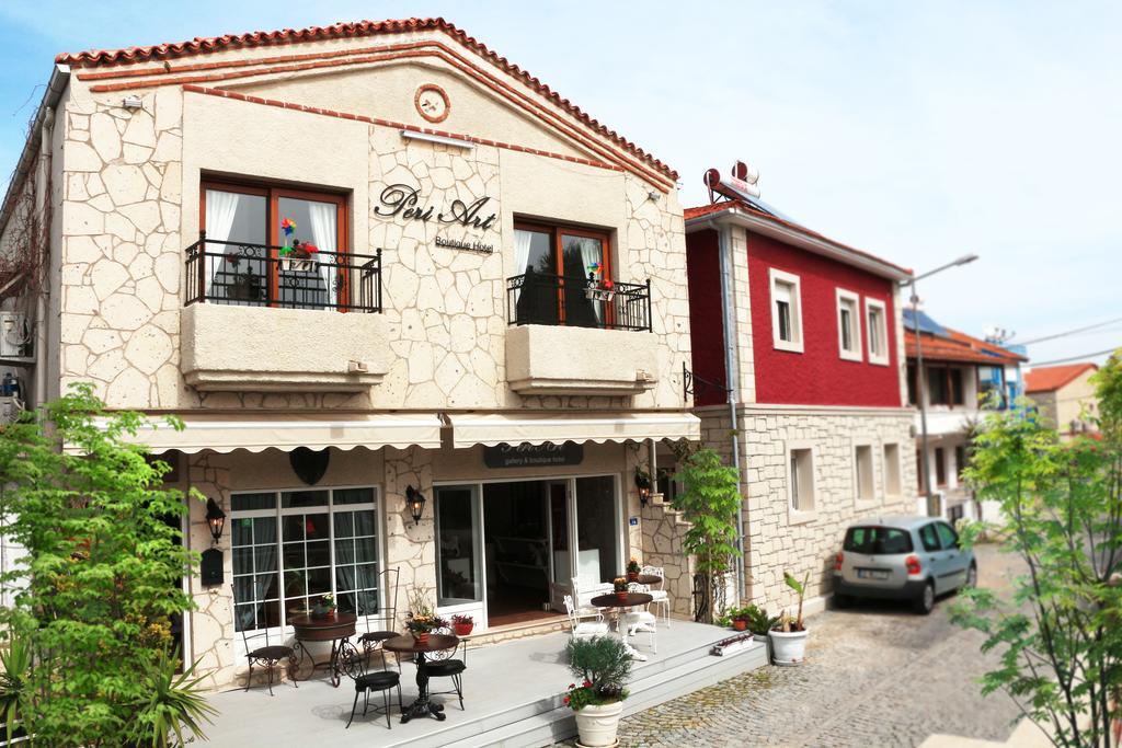 Hotel Peri Art 2*