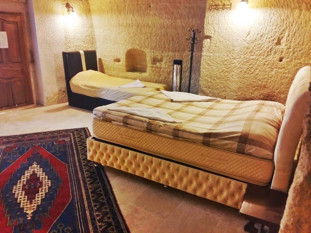 Garden Cave Hostel *